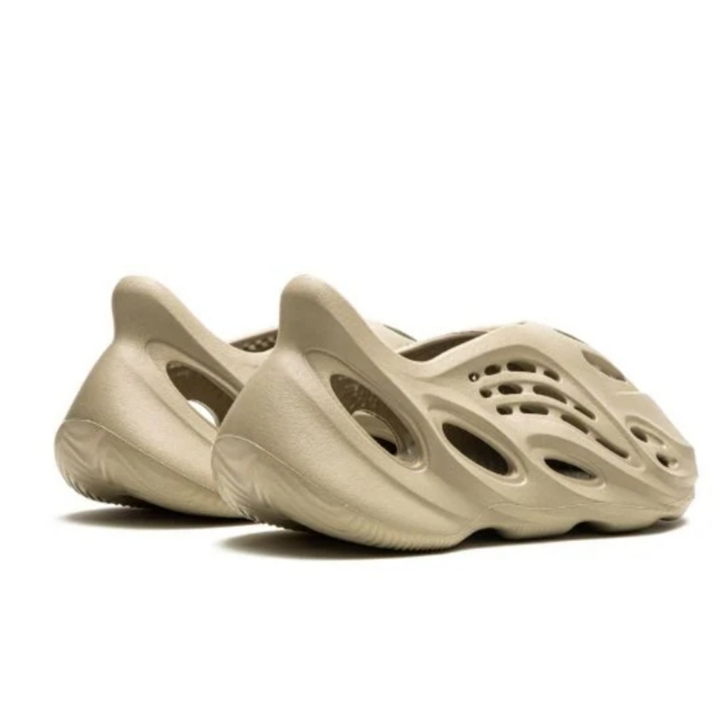 Adidas Yeezy Foam RNNR - Stone Salt - Picture 3 of 7